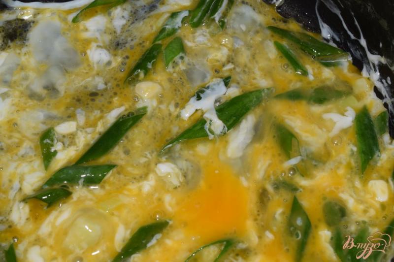Фото приготовление рецепта: Рис с яйцом по-китайски шаг №5