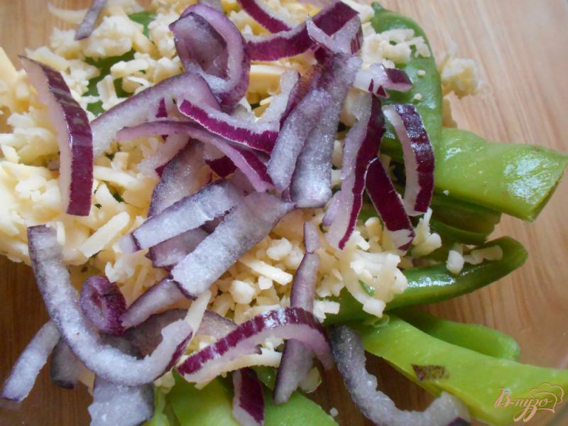 Фото приготовление рецепта: Салат со стручковой фасолью и вареной колбасой шаг №3