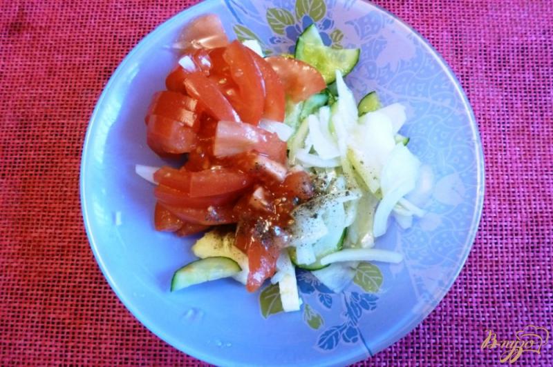 Фото приготовление рецепта: Овощной салат на картофельной подушке шаг №3