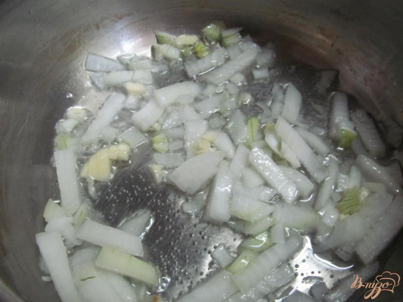 Фото приготовление рецепта: Суп-пюре с фрикадельками и шпинатом шаг №1