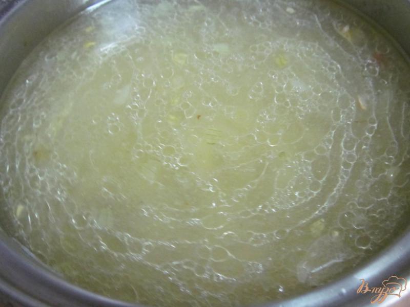 Фото приготовление рецепта: Суп-пюре с фрикадельками и шпинатом шаг №3