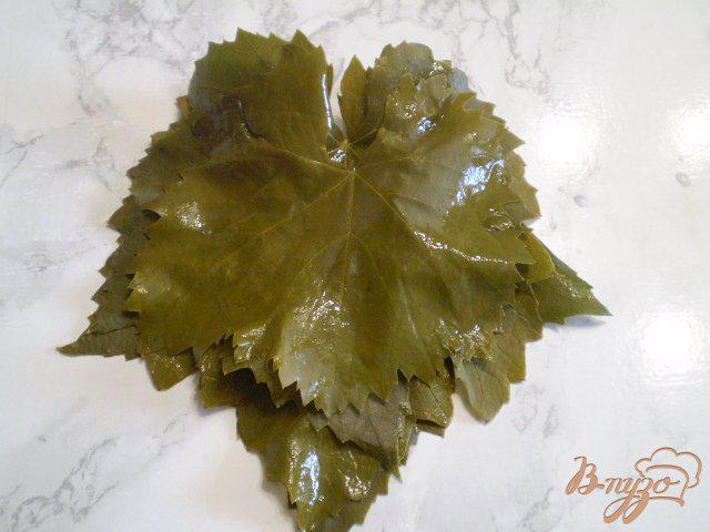 Фото приготовление рецепта: Листья виноградные для долмы шаг №5