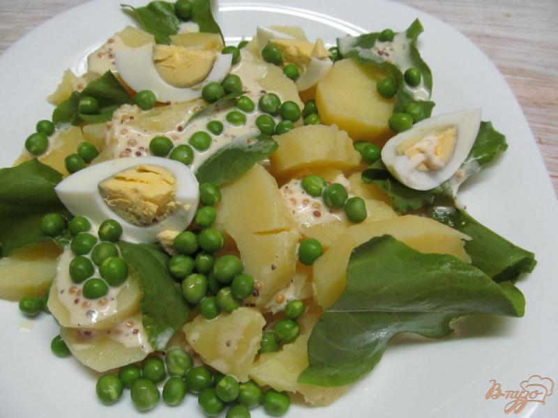 Фото приготовление рецепта: Теплый картофельный салат с молодым горошком шаг №5