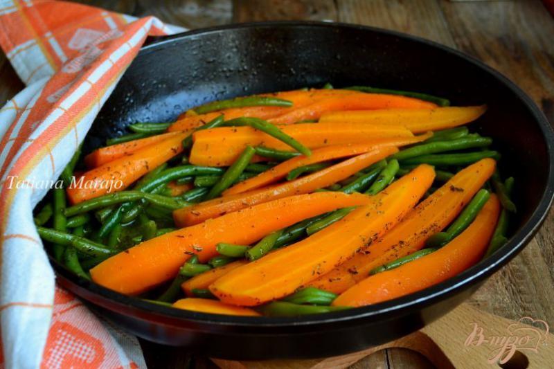 Фото приготовление рецепта: Гарнир из моркови со стручковой фасолью шаг №6