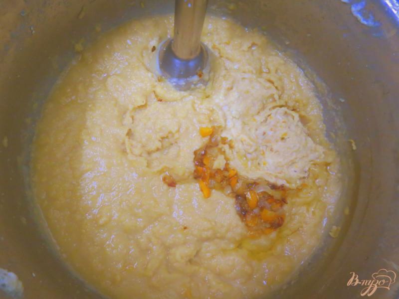 Фото приготовление рецепта: Гороховый суп с сосисками и шампиньонами шаг №10