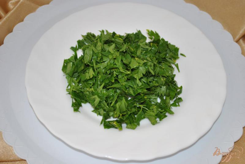 Фото приготовление рецепта: Салат с капустой и яблоком шаг №5