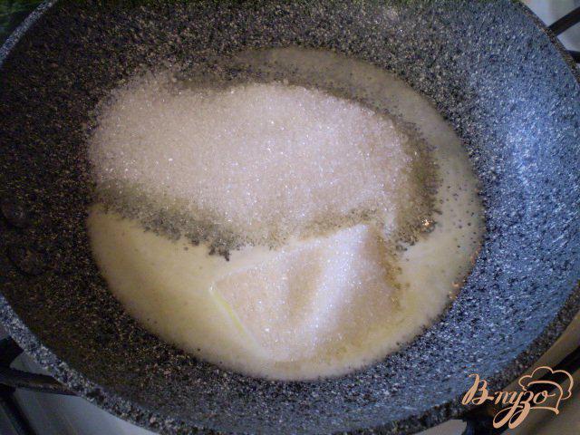Фото приготовление рецепта: Ягодный соус с мятой к мороженому шаг №5