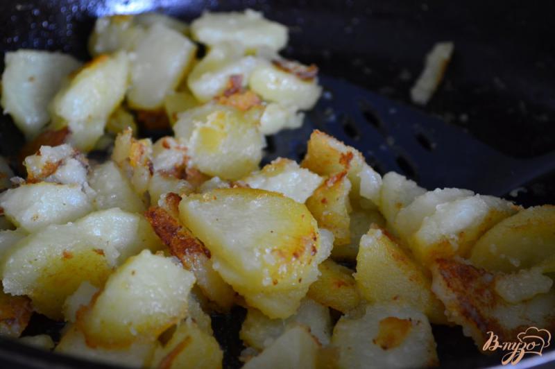 Фото приготовление рецепта: Овощной салат с картофелем и копченой семгой шаг №2