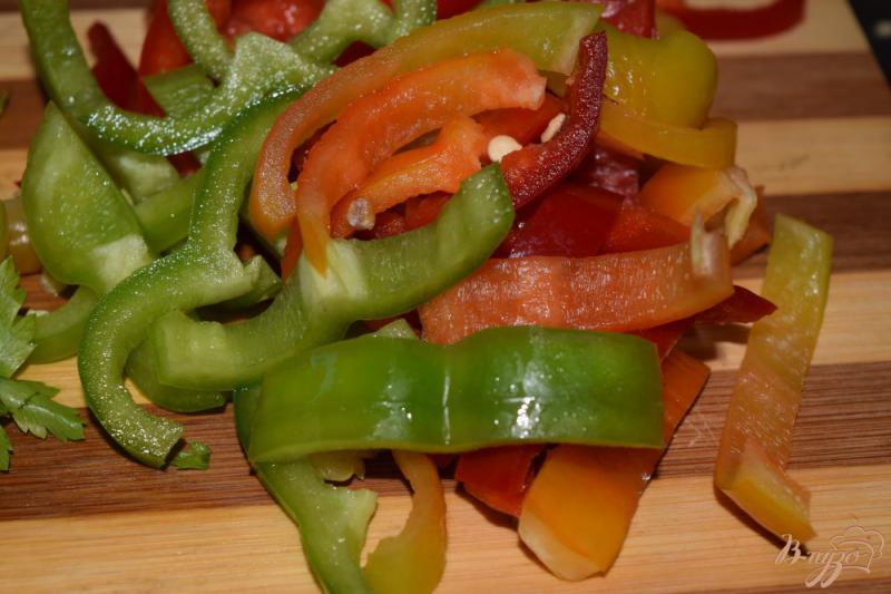 Фото приготовление рецепта: Теплый салат с болгарским перцем шаг №1