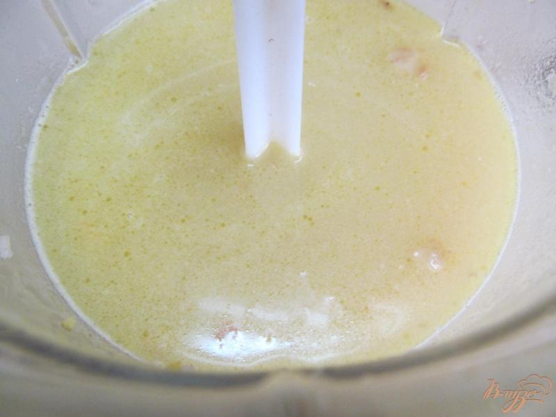 Фото приготовление рецепта: Сырный суп с крабовыми палочками шаг №6