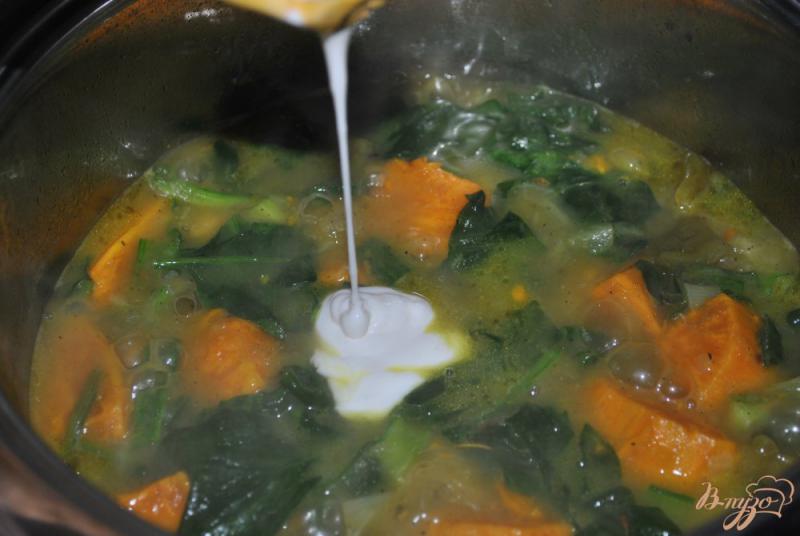 Фото приготовление рецепта: Суп с нутом и шпинатом шаг №10