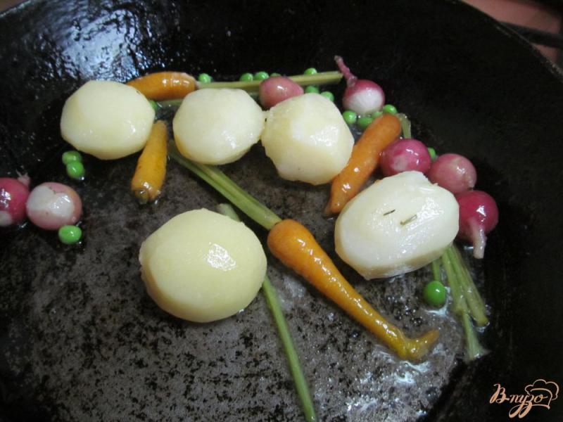 Фото приготовление рецепта: Свинина тушенная в вине с овощами шаг №10