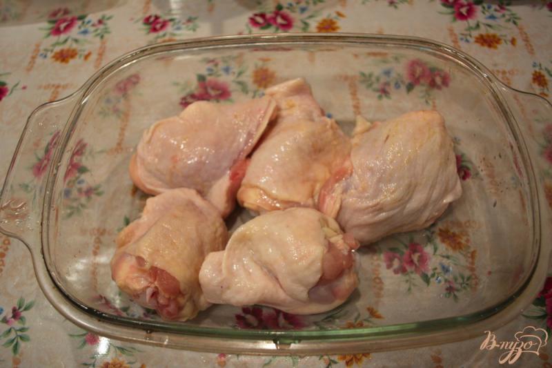 Фото приготовление рецепта: Куриные стейки с морковкой шаг №1