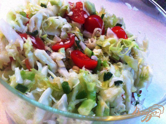 Фото приготовление рецепта: Салат из свежий овощей шаг №8