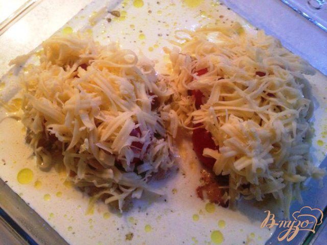 Фото приготовление рецепта: Свинина с луком-пореем и помидорами черри шаг №9