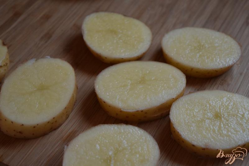 Фото приготовление рецепта: Картофель запеченный с сыром и специями шаг №1