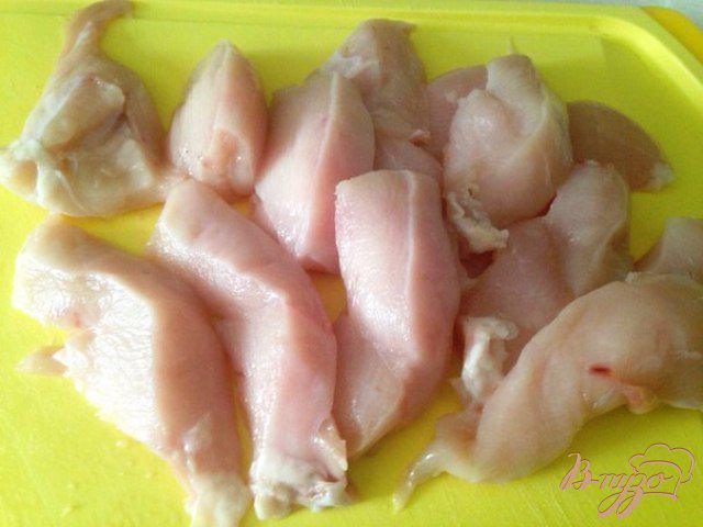 Фото приготовление рецепта: Куриное филе в сырно-чипсовой панириовке шаг №1