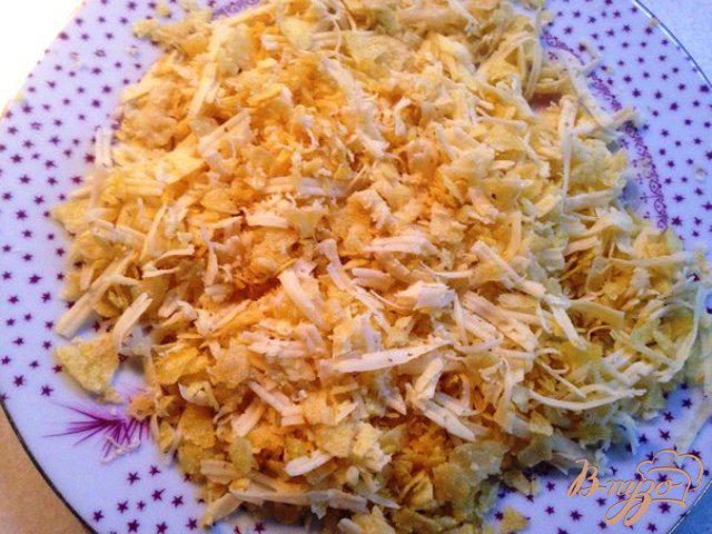 Фото приготовление рецепта: Куриное филе в сырно-чипсовой панириовке шаг №6