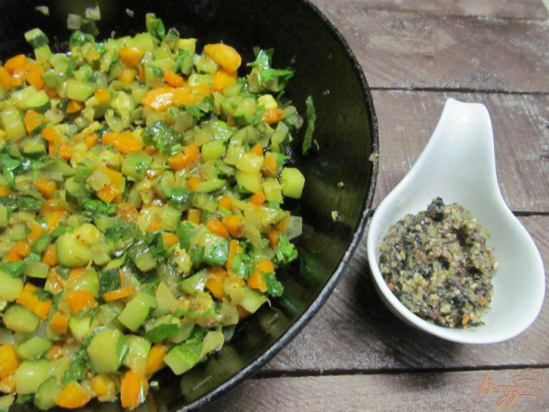 Фото приготовление рецепта: Жаренные овощи с соусом песто шаг №8