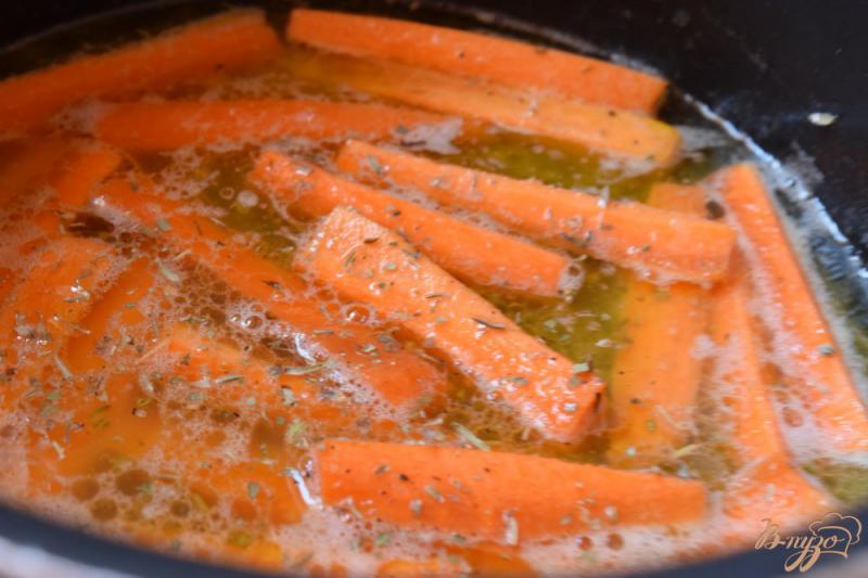 Фото приготовление рецепта: Гарнир из моркови и горошка шаг №3