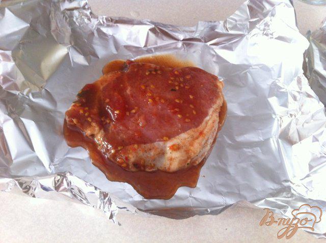 Фото приготовление рецепта: Свинина  гриль в томатном маринаде шаг №6