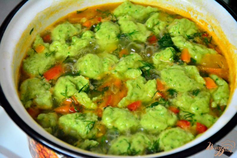 Фото приготовление рецепта: Овощной суп со шпинатными клецками шаг №8