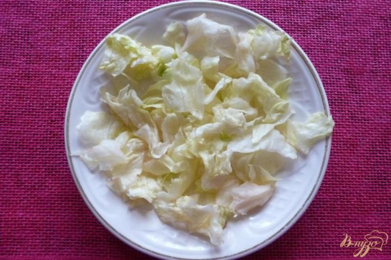 Фото приготовление рецепта: Теплый салат из куриной печени и черешни шаг №5