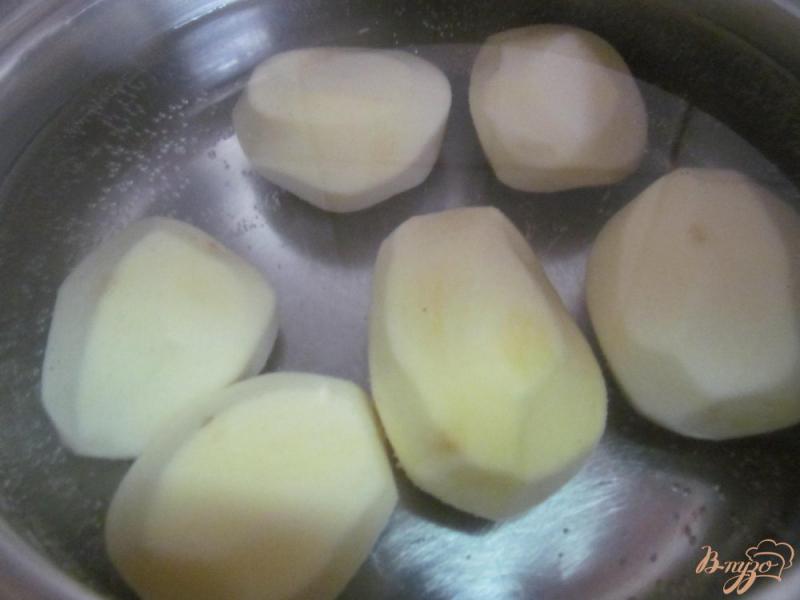 Фото приготовление рецепта: Молодой картофель с помидорной заправкой шаг №1