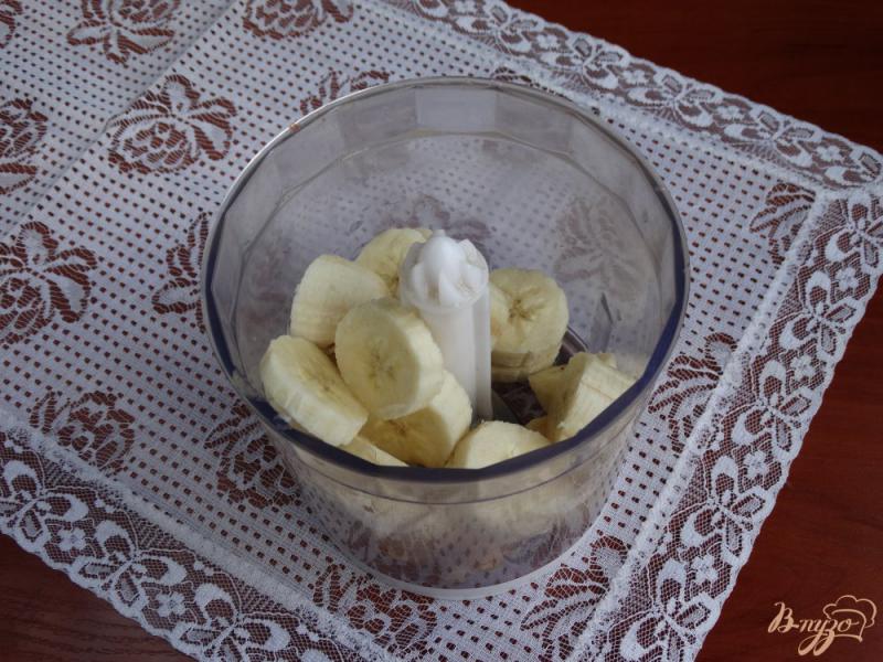 Фото приготовление рецепта: Бананово-яблочные оладьи шаг №1