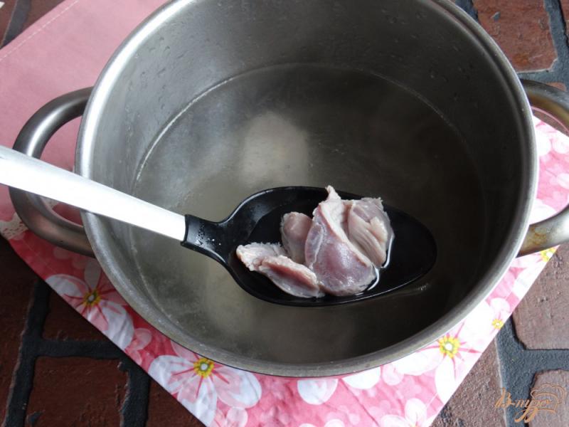 Фото приготовление рецепта: Рассольник с куриными желудочками шаг №2