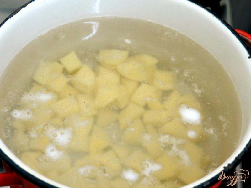Фото приготовление рецепта: Суп из огурцов шаг №4