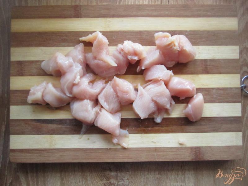 Фото приготовление рецепта: Курица с овощами сливочном соусе шаг №1