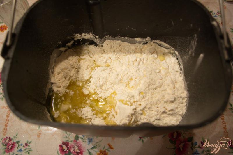 Фото приготовление рецепта: Дрожжевое тесто для открытого пирога шаг №2