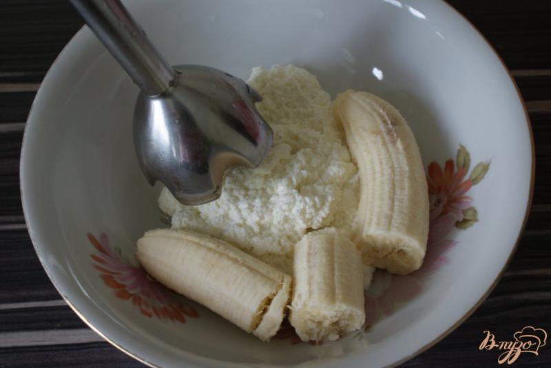 Фото приготовление рецепта: Творожное суфле с бананом шаг №1