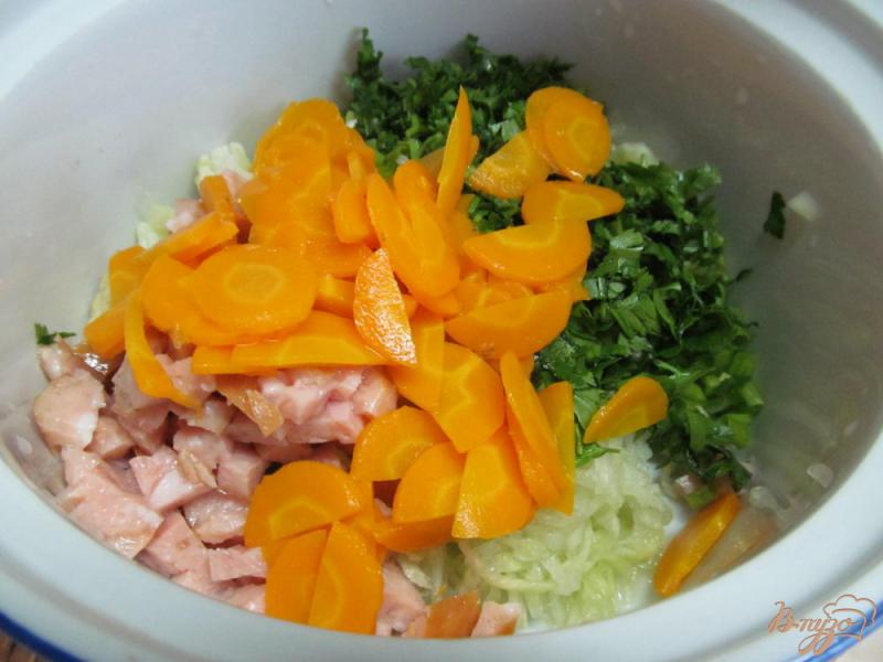 Фото приготовление рецепта: Окрошка с морковью и цветной капустой шаг №3