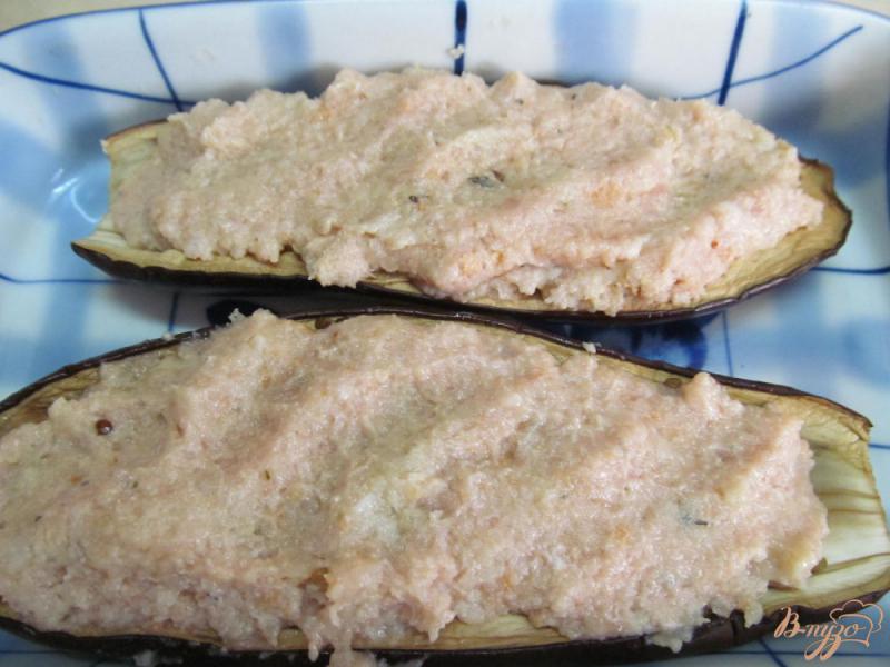 Фото приготовление рецепта: Баклажаны фаршированные свиным паштетом шаг №3