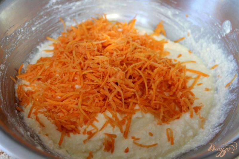 Фото приготовление рецепта: Творожная запеканка с картофелем и морковкой шаг №3
