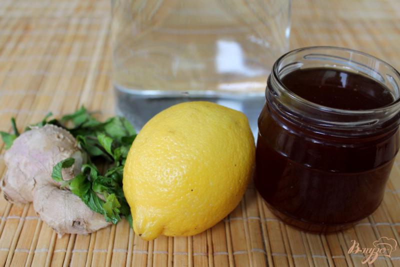 Фото приготовление рецепта: Напиток с имбирем и лимоном шаг №1
