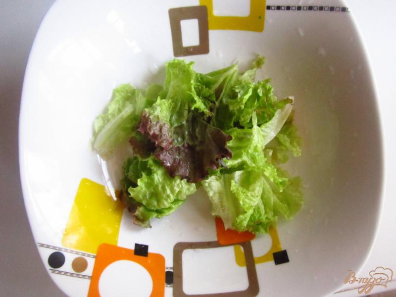 Фото приготовление рецепта: Салат с куриными сердцами и сырным соусом шаг №1