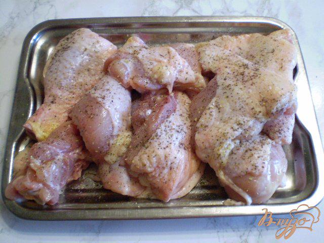 Фото приготовление рецепта: Курица с молодым картофелем в мультиварке шаг №3