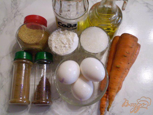 Фото приготовление рецепта: Пирог из моркови с цедрой, корицей и мускатным орехом шаг №1