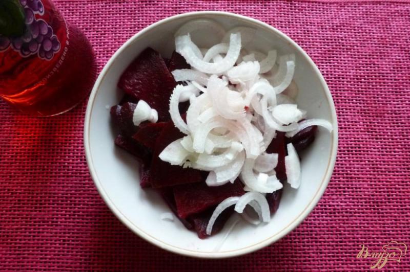 Фото приготовление рецепта: Салат из маринованной свеклы и куриной печени шаг №1