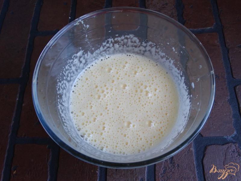 Фото приготовление рецепта: Клафути с вишней и сливочным сыром шаг №2