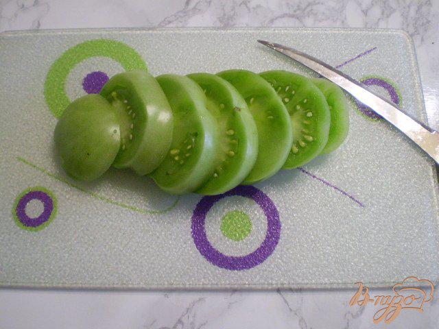 Фото приготовление рецепта: Зеленые помидоры жареные шаг №2