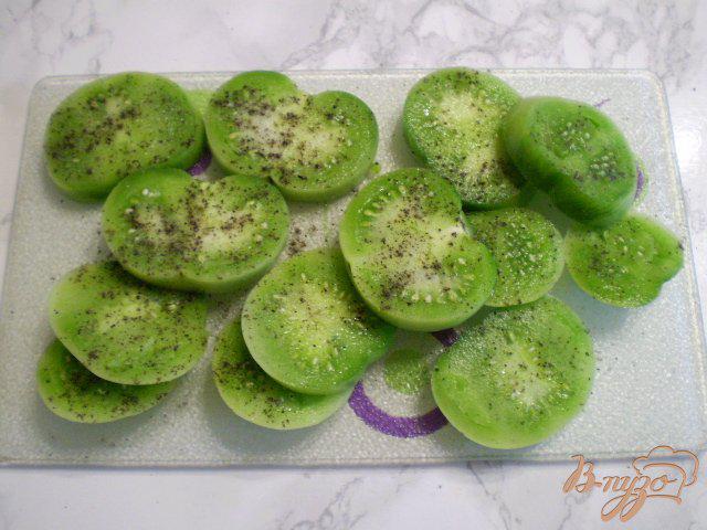 Фото приготовление рецепта: Зеленые помидоры жареные шаг №3