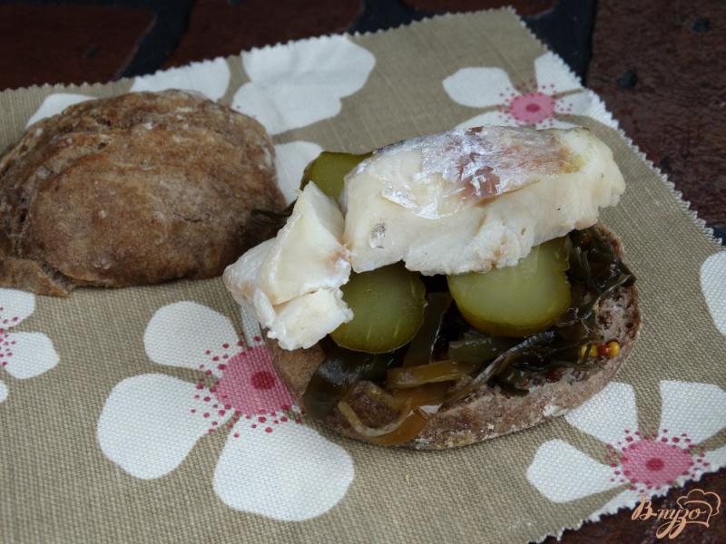 Фото приготовление рецепта: Фишбургер с треской и морской капустой шаг №6
