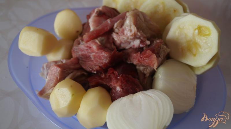 Фото приготовление рецепта: Свиные котлеты с кабачком и картофелем шаг №1