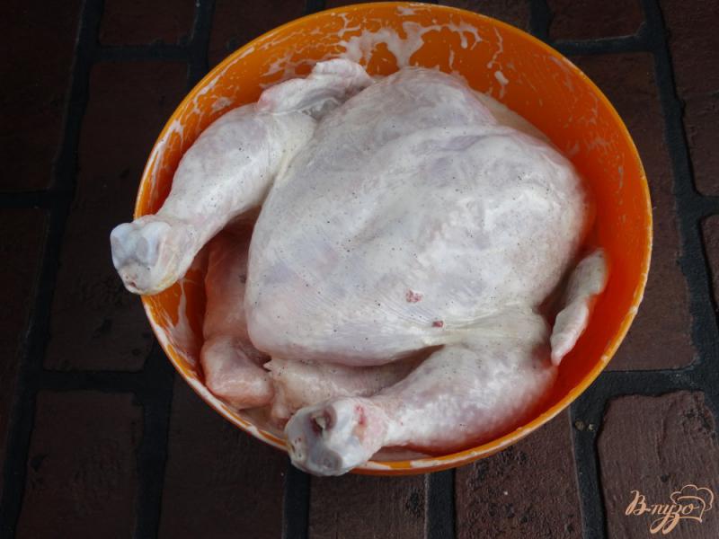 Фото приготовление рецепта: Курица фаршированная гречкой и яйцом шаг №2