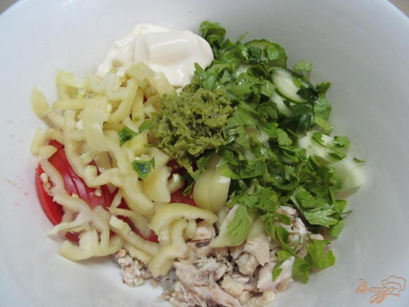 Фото приготовление рецепта: Летний салат с курицей шаг №4