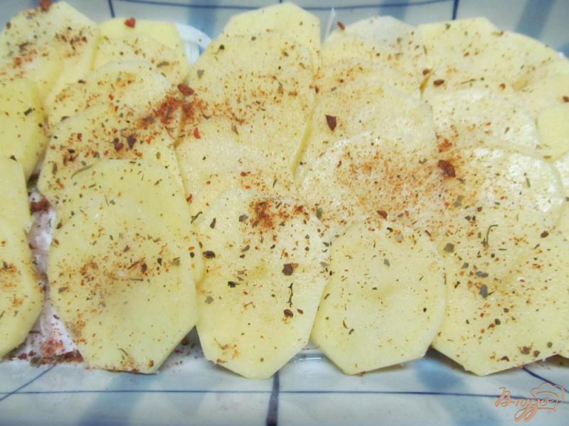 Фото приготовление рецепта: Запеченный картофель с беконом и баклажаном шаг №3